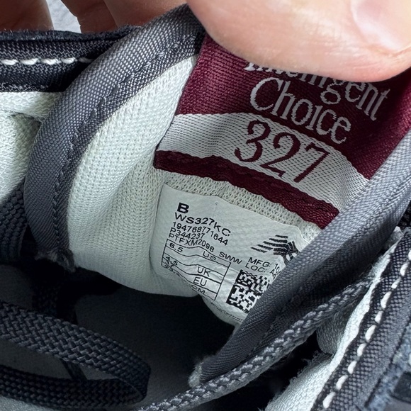 New Balance 327 Shoes Womens Size 6.5 Black Gray Ivory Suede Running Sneakers - Picture 8 of 8